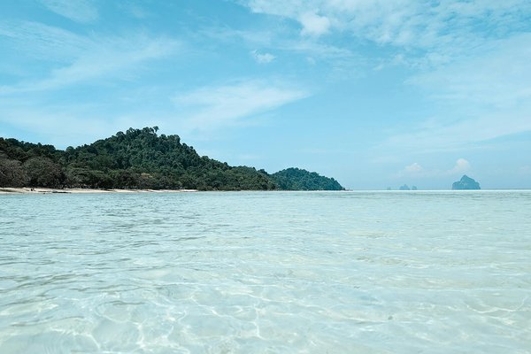 Comment organiser une croisière pour explorer les grottes marines en Grèce?